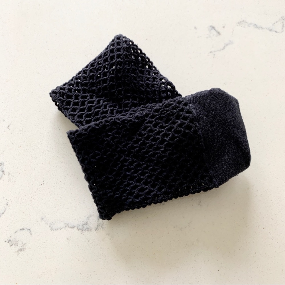 Fishnet Ankle Socks - Picture 3 of 3